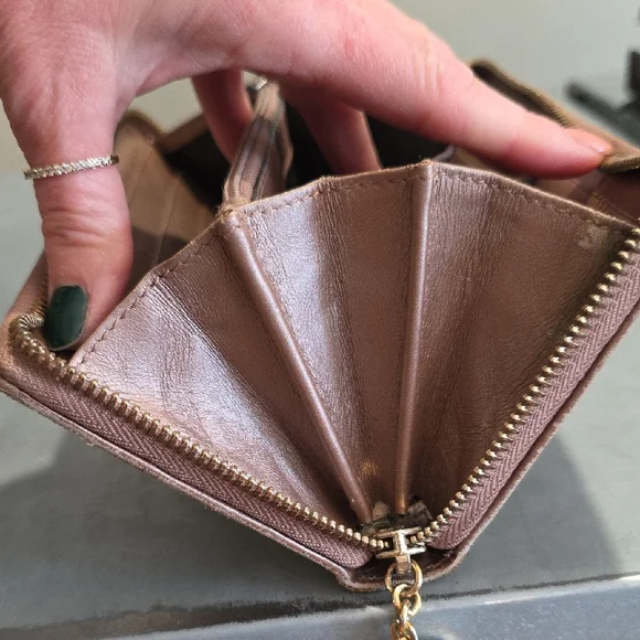 Gucci Beige and Brown GG Canvas Wallet With Tags - Picture 13 of 13